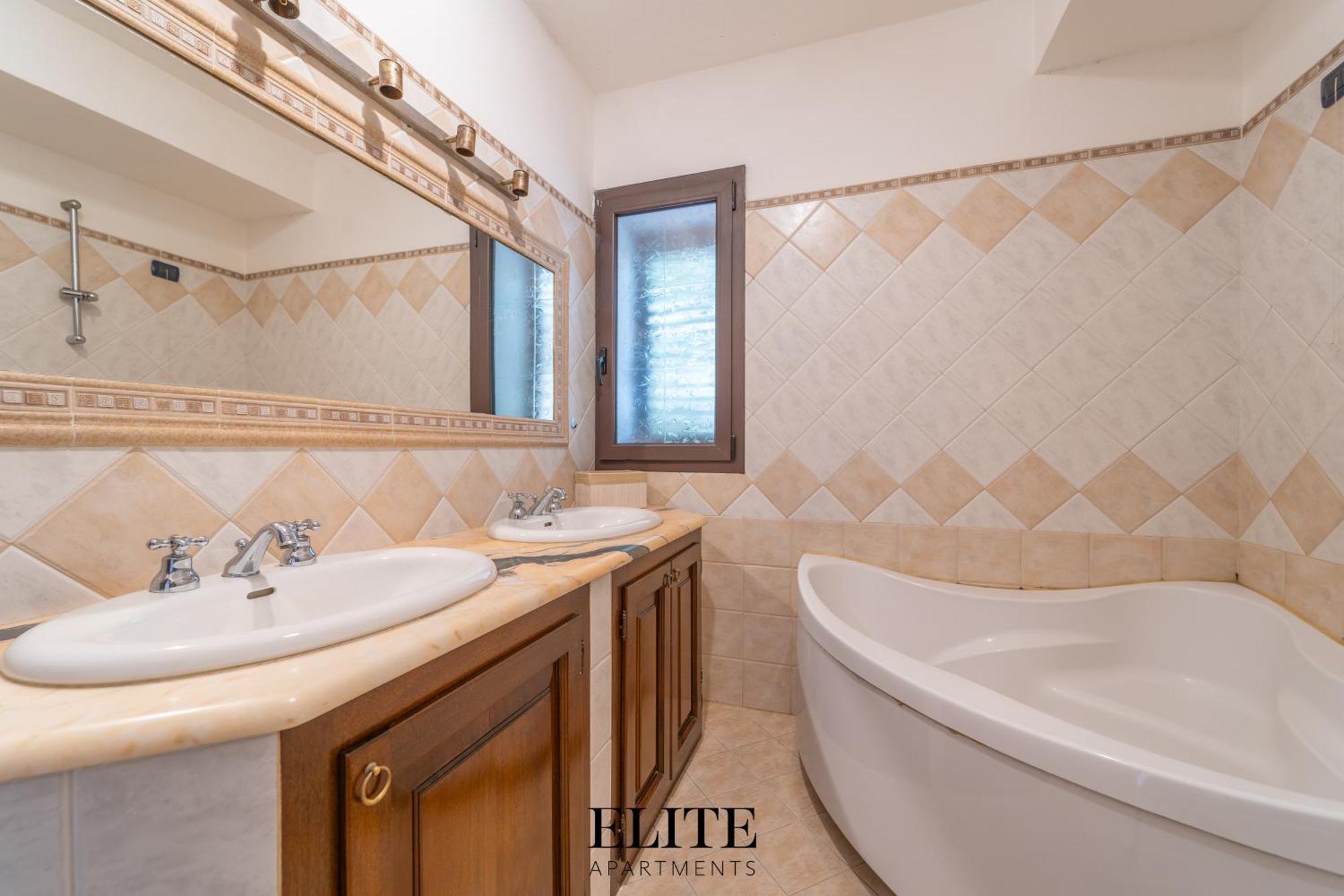 B&B My Home Al Centro Di Olbia Bagian luar foto